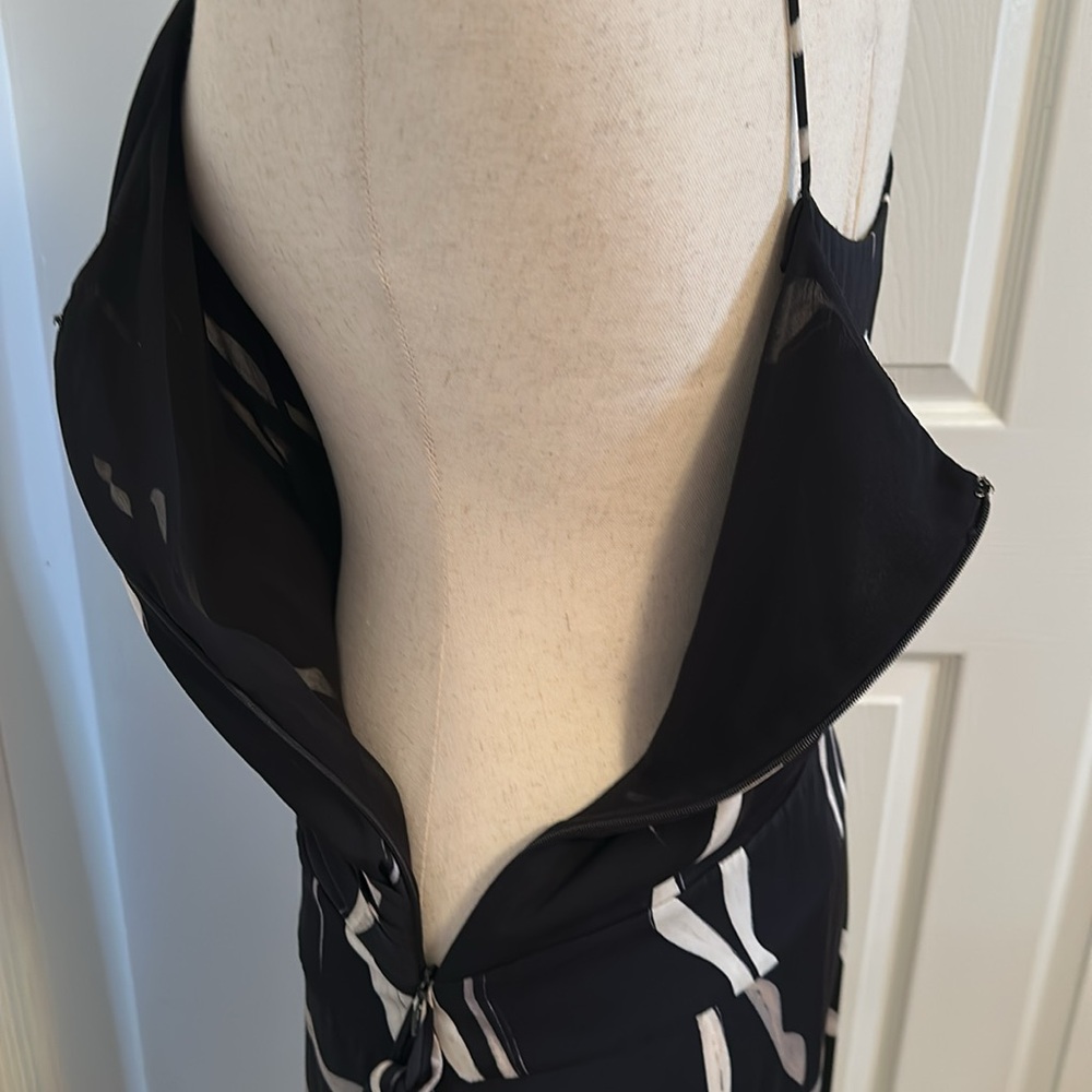 Diane von Furstenberg Dress 16” PTP, 44” long - Picture 6 of 10